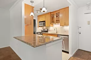 9 Hawthorne Pl, Boston, MA 02114 - Photo 13