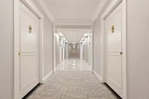 9 Hawthorne Pl, Boston, MA 02114 - Photo 17