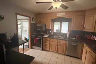 297 Elm St, Somerset, MA 02726 - Photo 9