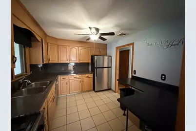 297 Elm St, Somerset, MA 02726 - Photo 9