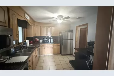 297 Elm St, Somerset, MA 02726 - Photo 11