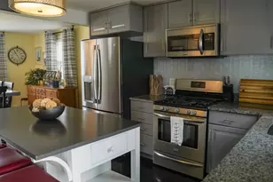 16 Dartmouth St, Barnstable, MA 02601 - Photo 5