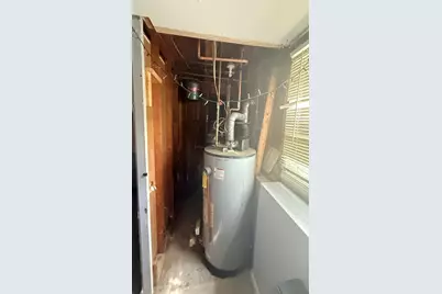 297 Elm St, Somerset, MA 02726 - Photo 21