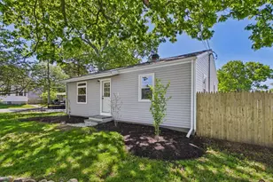 44 Wing Rd, Acushnet, MA 02743 - Photo 3