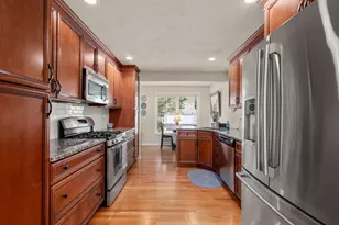 3 Flint Pond Dr, Grafton, MA 01536 - Photo 9