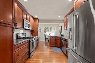 3 Flint Pond Dr, Grafton, MA 01536 - Photo 9