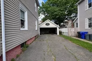 19 Wareham St, Springfield, MA 01108 - Photo 11