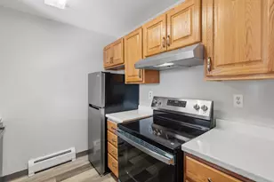 164 High St, Holyoke, MA 01040 - Photo 3
