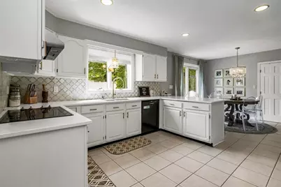 19 Bridgham St, Methuen, MA 01844 - Photo 11