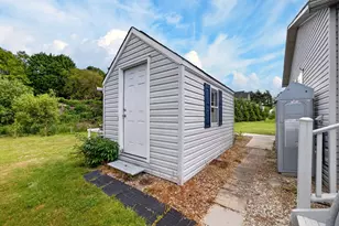 96 Songbird Ln, Tiverton, RI 02878 - Photo 9