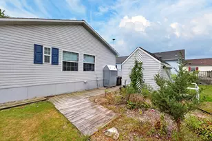 96 Songbird Ln, Tiverton, RI 02878 - Photo 5