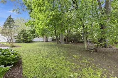 10 Lawrence Ave, South Hadley, MA 01075 - Photo 35