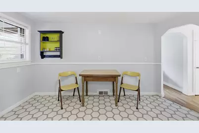 10 Lawrence Ave, South Hadley, MA 01075 - Photo 11