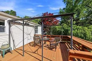 29 Hudson St, Springfield, MA 01118 - Photo 23