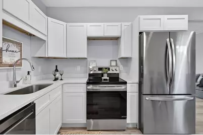 28 Greendale Ave, Worcester, MA 01606 - Photo 9