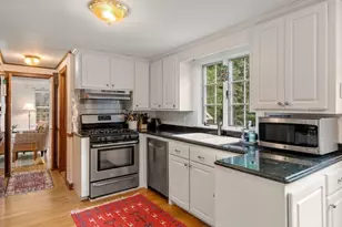 11 Nantucket Rd, Wellesley, MA 02481 - Photo 11