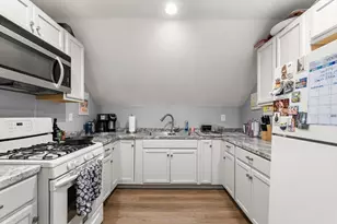 77 Dartmouth St, New Bedford, MA 02740 - Photo 7