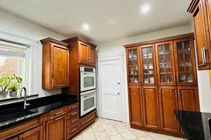 96 Naples Rd, Brookline, MA 02446 - Photo 9