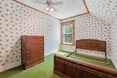17 E Howe St, Orange, MA 01364 - Photo 25