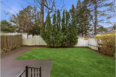 35 Oakland St #1, Salem, MA 01970 - Photo 9