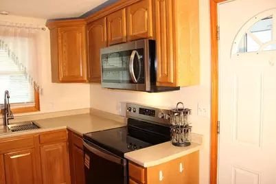 28 State St, Chicopee, MA 01013 - Photo 7