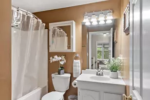 111 Brigham St, Hudson, MA 01749 - Photo 17