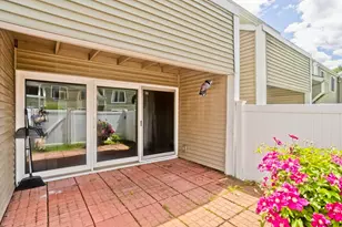 144 Nassau Dr, Springfield, MA 01129 - Photo 3