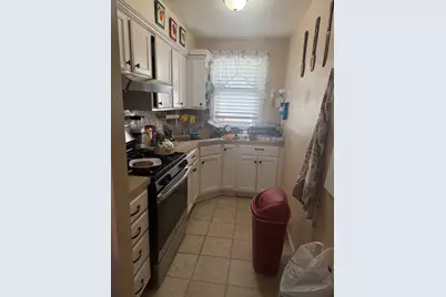 341 Earle St, New Bedford, MA 02746 - Photo 9