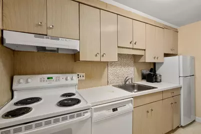 14 Commonwealth Court #11, Boston, MA 02135 - Photo 5