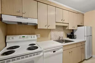 14 Commonwealth Ct, Boston, MA 02135 - Photo 5