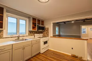 27 Margin St, Peabody, MA 01960 - Photo 7