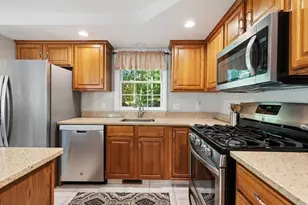 104 Ridgewood Dr, Taunton, MA 02780 - Photo 17