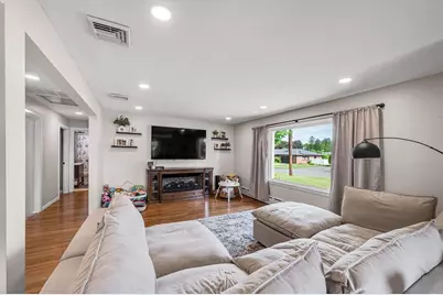 30 Oakridge St, Ludlow, MA 01056 - Photo 17