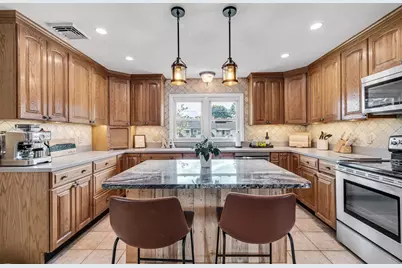 30 Oakridge St, Ludlow, MA 01056 - Photo 9