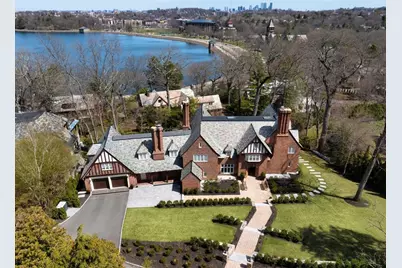 124 Chestnut Hill Rd, Newton, MA 02467 - Photo 27