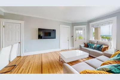 33 Main St #2, Somerville, MA 02145 - Photo 5