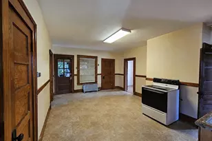 30 Bemis St, Chicopee, MA 01013 - Photo 5