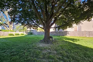 30 Bemis St, Chicopee, MA 01013 - Photo 25