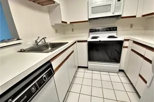 975 Massachusetts Ave, Arlington, MA 02476 - Photo 3