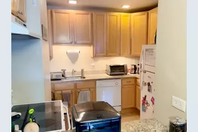 36 Hancock St #5A, Boston, MA 02114 - Photo 5