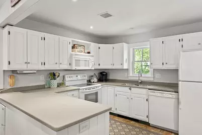 7 Ploughshare Lane, Oak Bluffs, MA 02557 - Photo 9