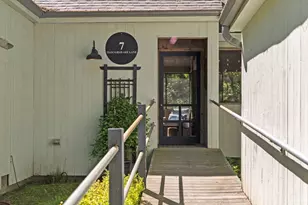 7 Ploughshare Ln, Oak Bluffs, MA 02557 - Photo 5