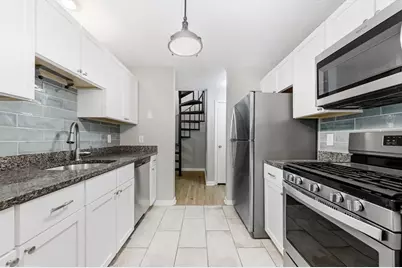 2 Aurora Ln #2, Salem, MA 01970 - Photo 5