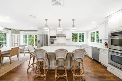 22 Hollywood Rd, Winchester, MA 01890 - Photo 11