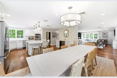 22 Hollywood Rd, Winchester, MA 01890 - Photo 9