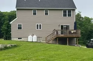 17 Noble St, Dudley, MA 01571 - Photo 5