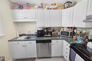 382-384 W Clinton St, New Bedford, MA 02740 - Photo 9