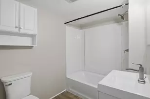 6 Oswald St, Worcester, MA 01607 - Photo 11