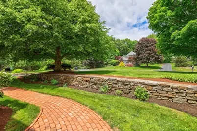 7 Village Green Ln, Holden, MA 01520 - Photo 7