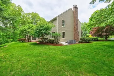 7 Village Green Ln, Holden, MA 01520 - Photo 33